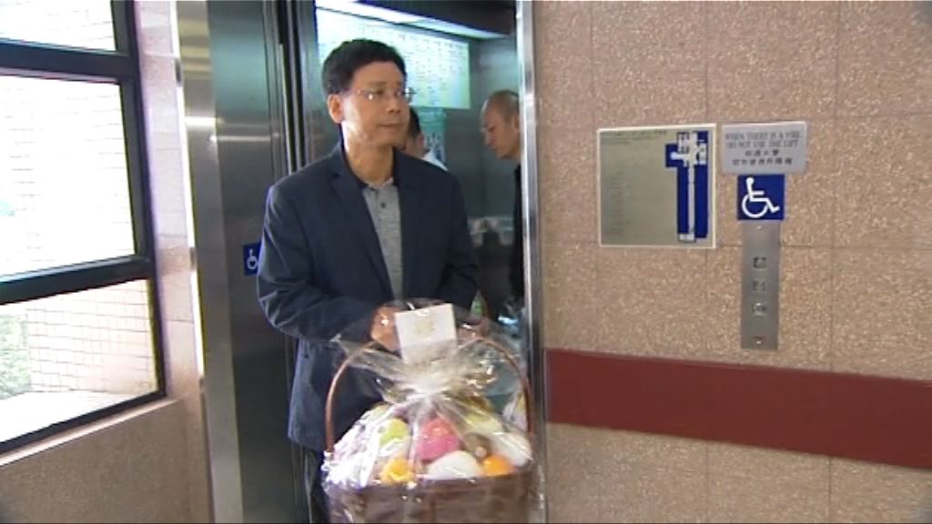 城巴管理層到醫院探望深水埗車禍傷者