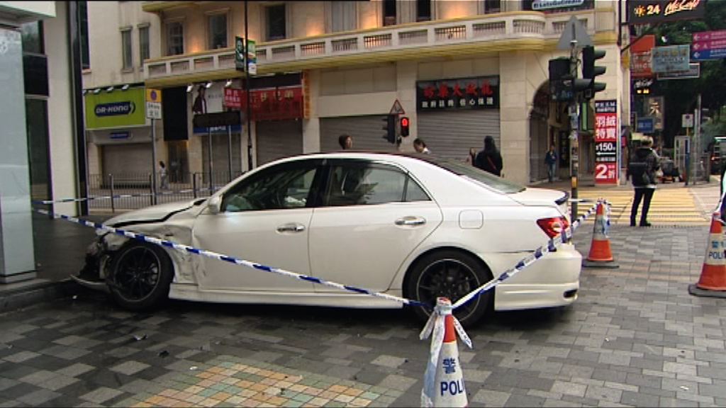 佐敦兩私家車相撞一人受傷