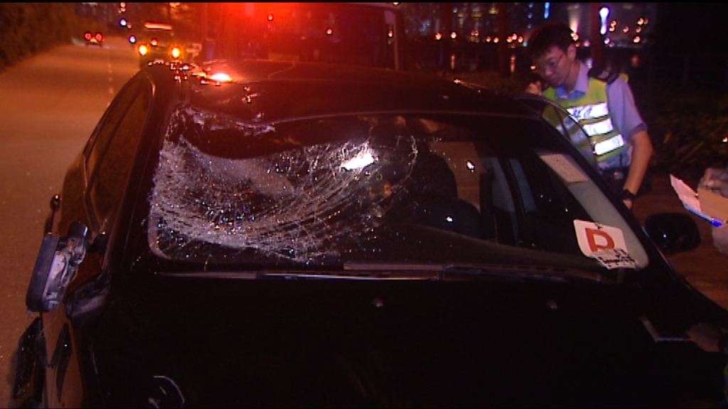 啟德郵輪碼頭私家車與單車相撞一死兩傷