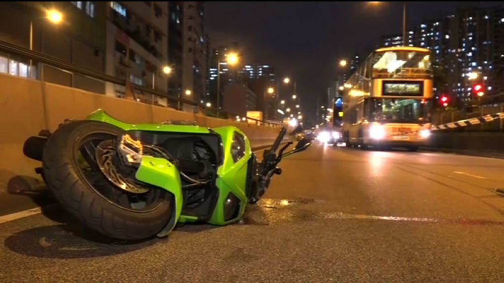 葵涌道車禍電單車司機死亡