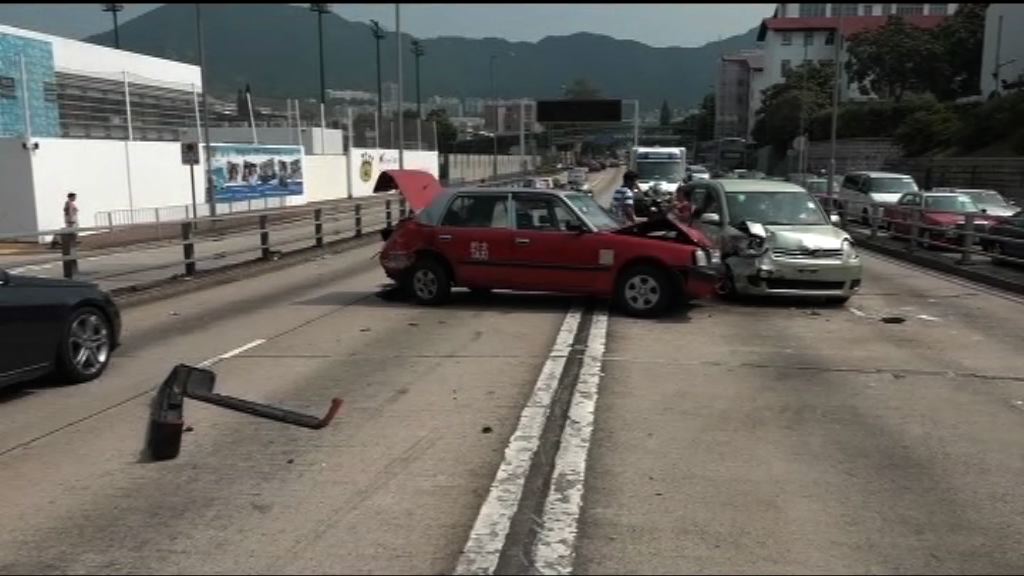 九龍塘四車相撞三人輕傷送院
