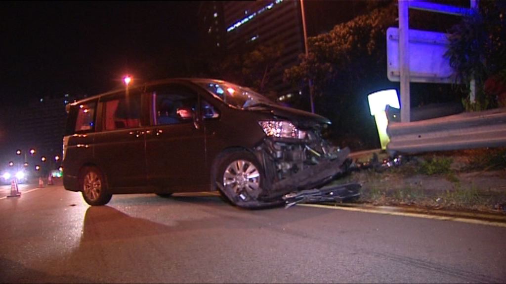 葵涌私家車失事撞欄司機死亡