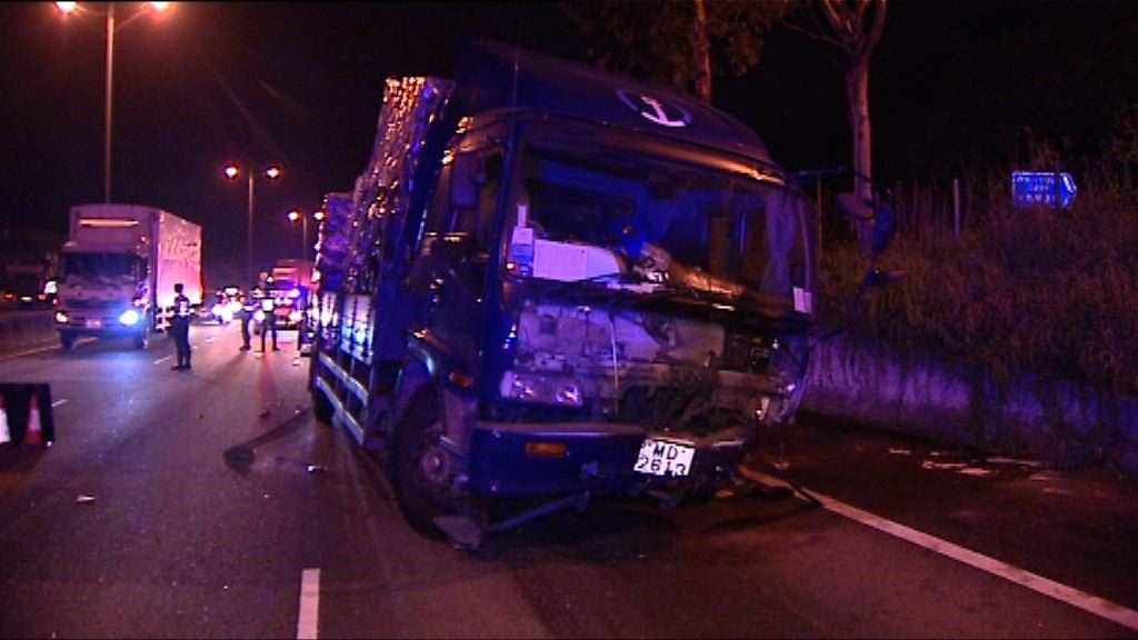 北大嶼山公路貨車疑收掣不及撞斃拖車司機