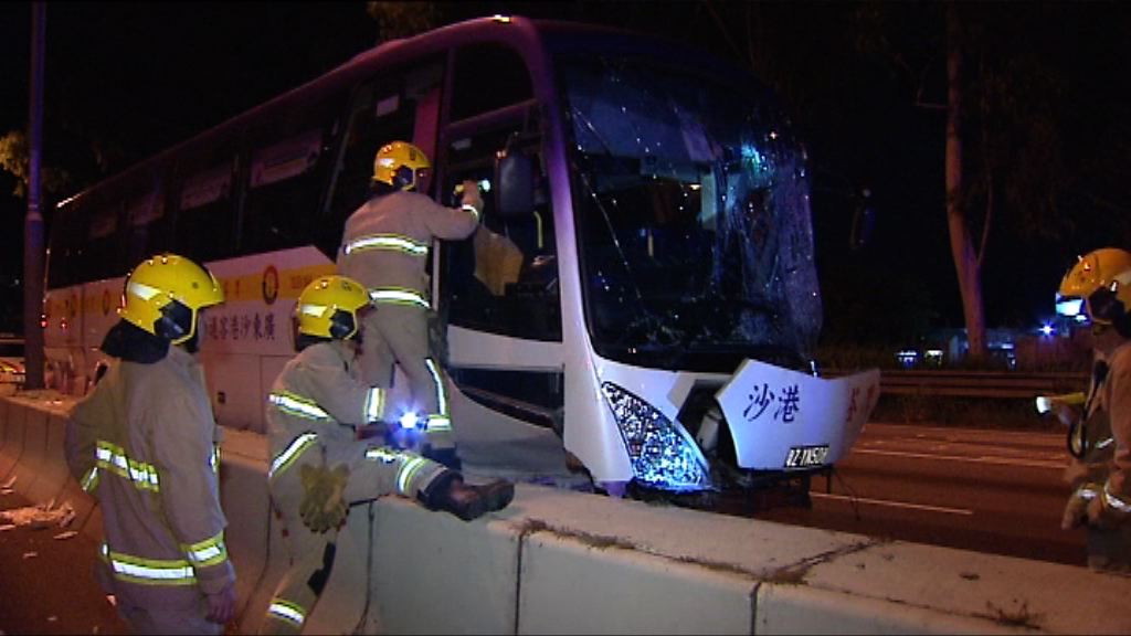 新田公路三車相撞一死十多傷