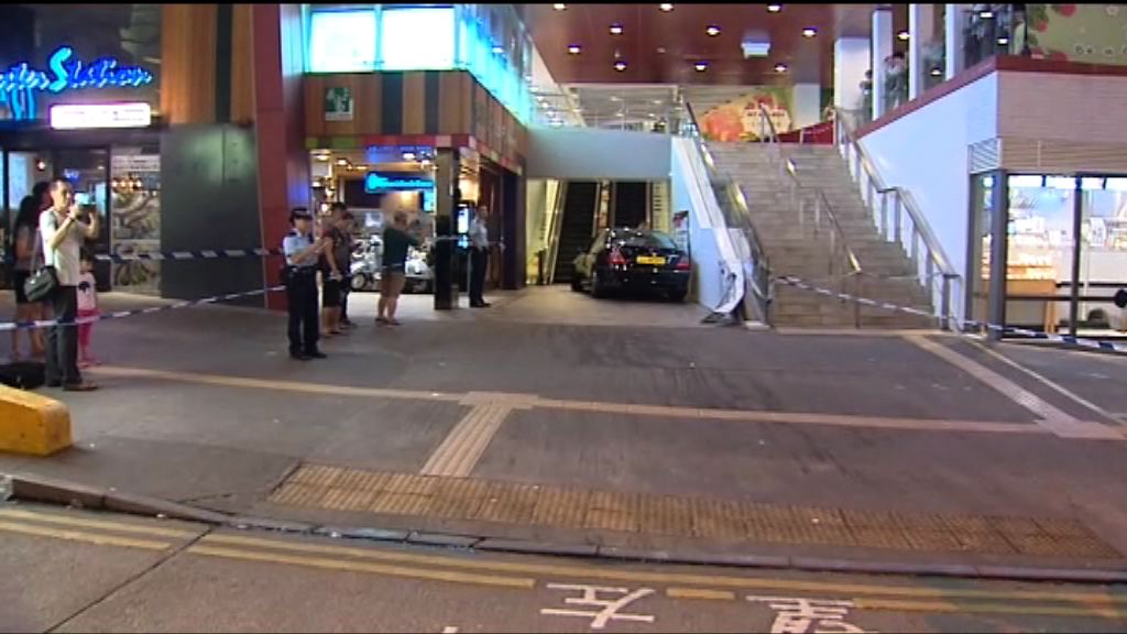 樂富私家車失控剷行人路6人傷