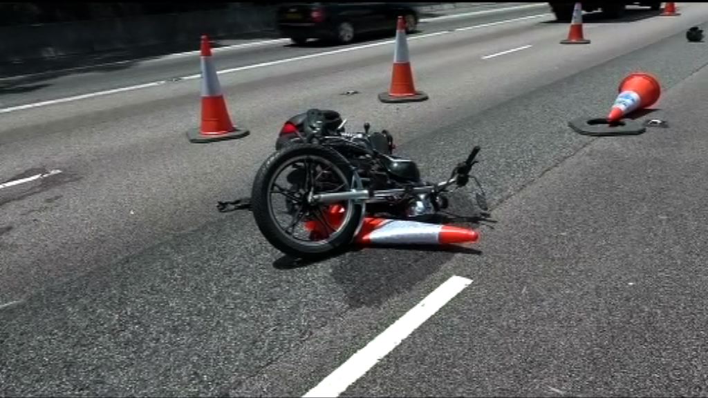 電單車失事翻側一死一傷