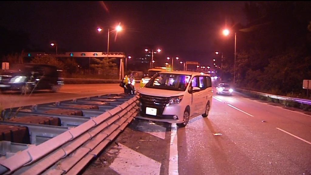 私家車八鄉撞欄　司機死亡