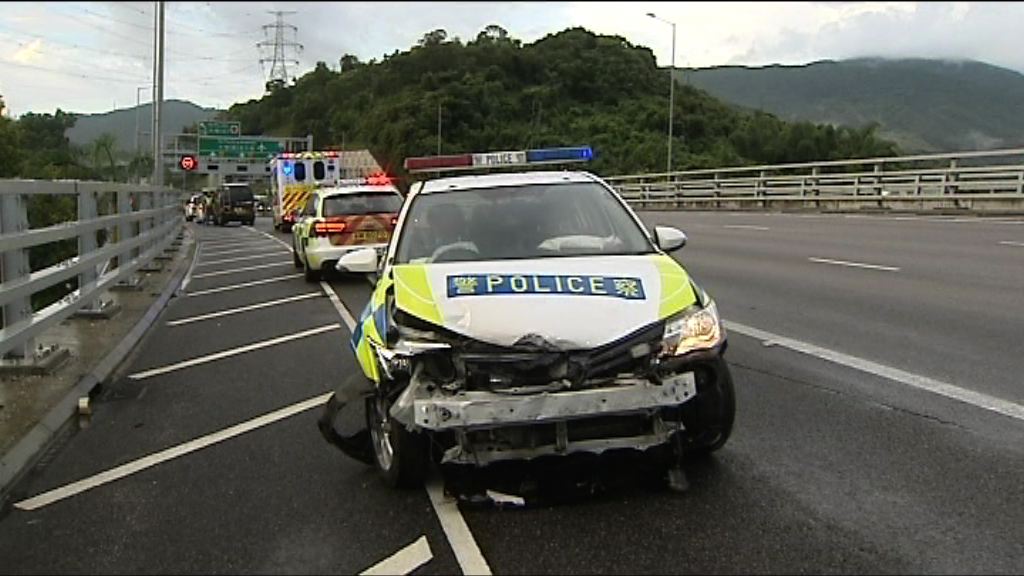 大埔吐露港警車撞壆警員輕傷