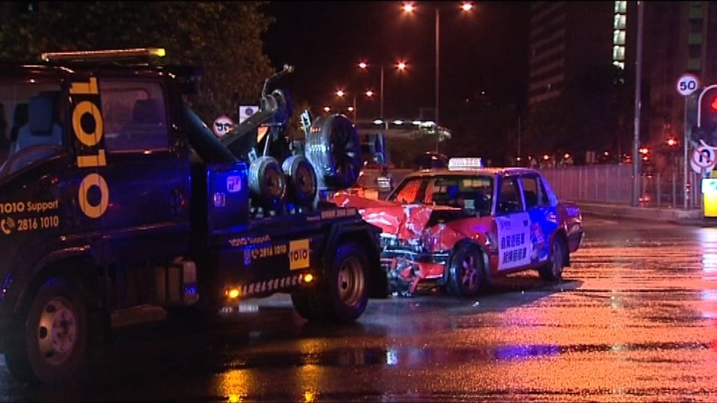 沙田兩的士相撞釀六傷