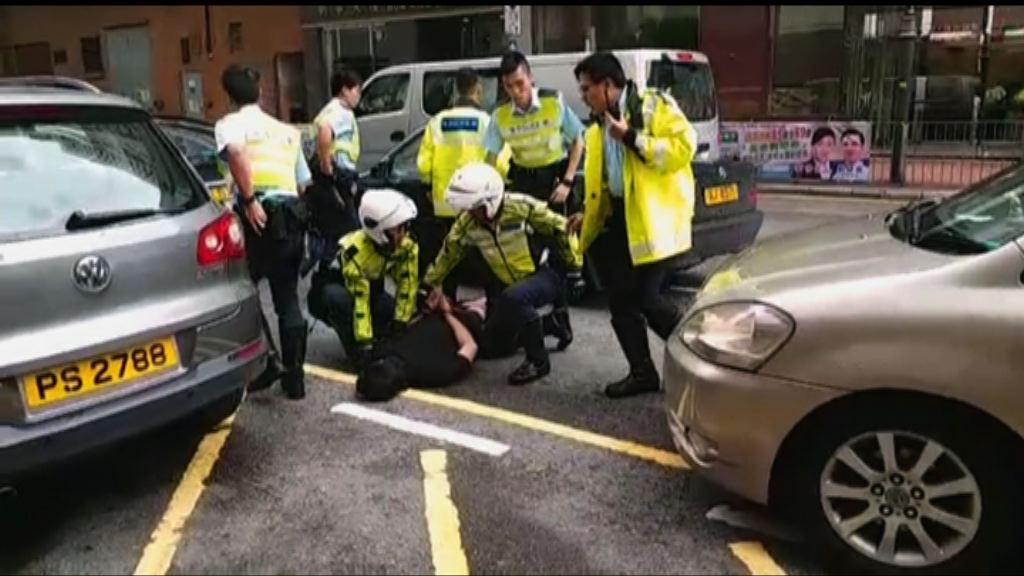 警方沙田截可疑私家車拘兩人