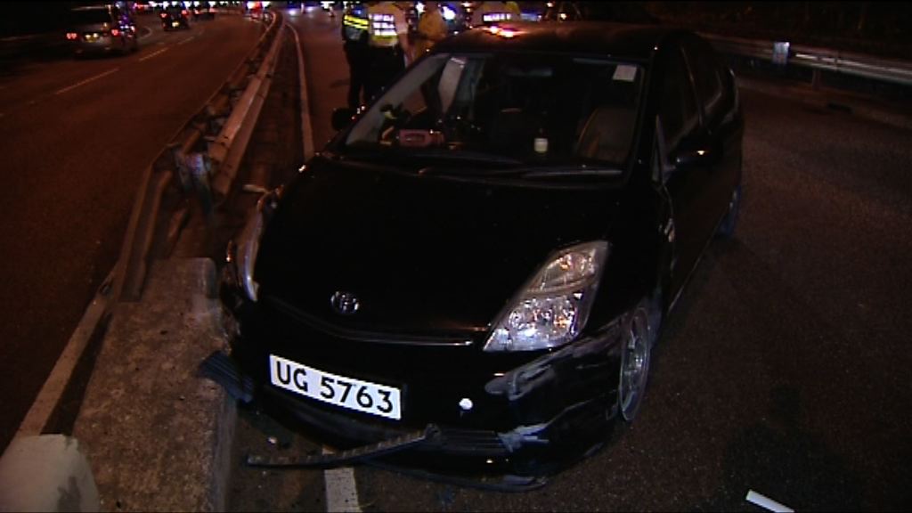 沙田私家車失控撞壆釀一死三傷 