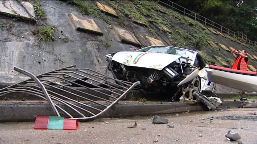 新清水灣道跑車失事起火2人傷