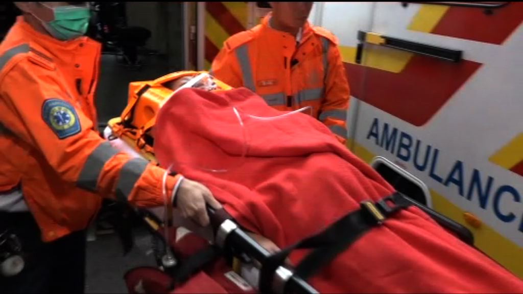 新蒲崗兩名女學生遭小巴撞傷送院