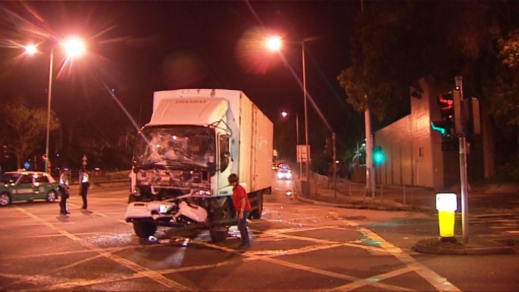 上水兩輛貨車相撞　兩人受傷