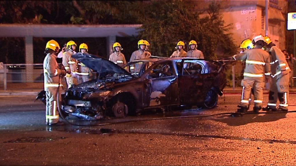 上水私家車撞欄著火兩死一傷　消防指無可疑