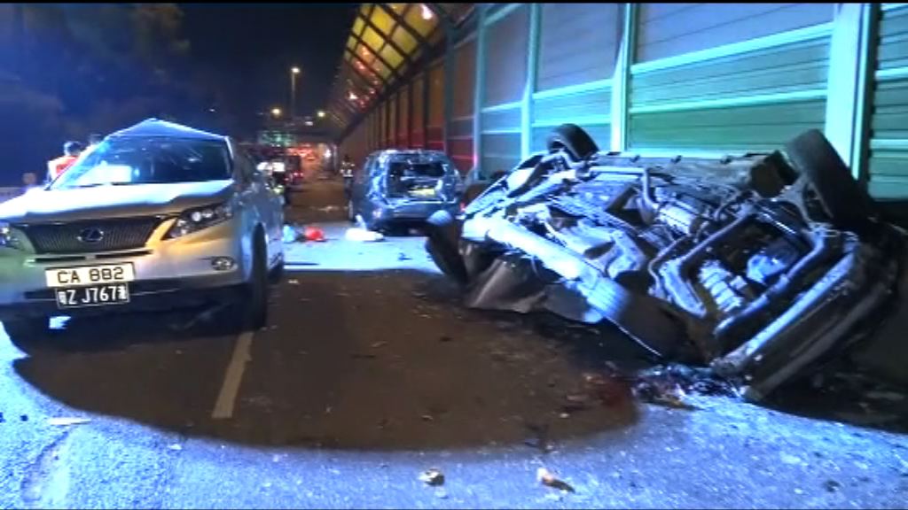 粉嶺私家車避警方追截失事兩死