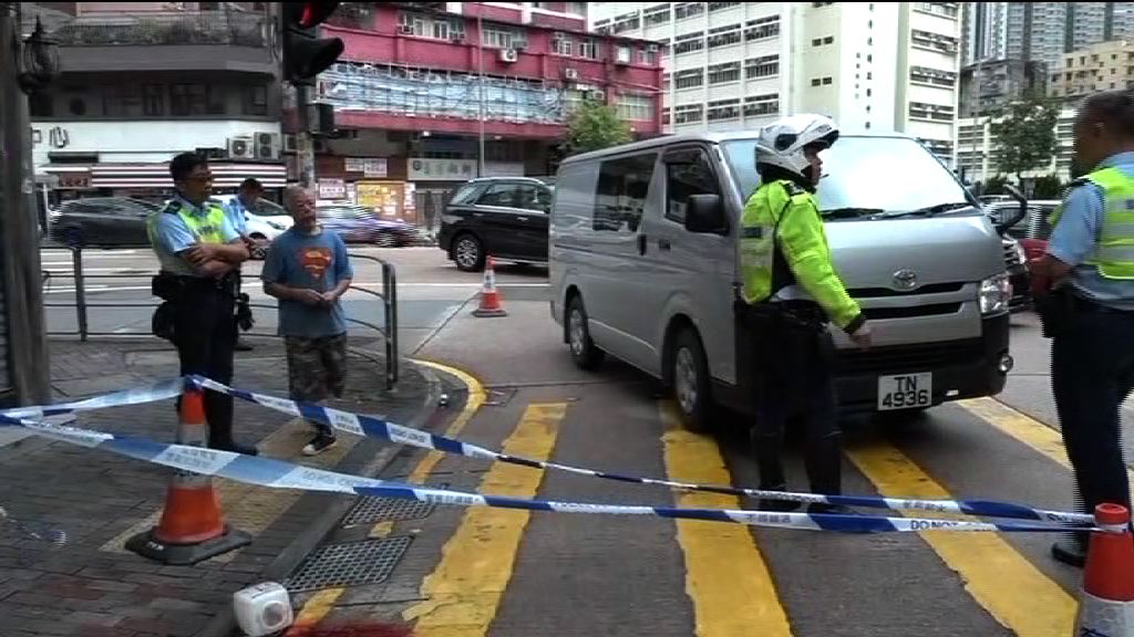 深水埗老翁遭客貨車撞倒昏迷送院