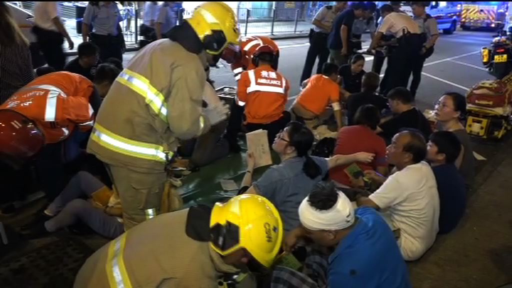 城巴深水埗剷上行人路逾廿傷