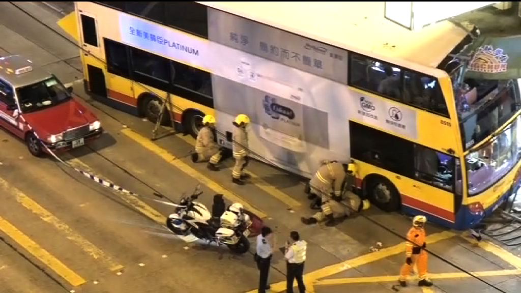 城巴深水埗剷上行人路三死　司機被捕