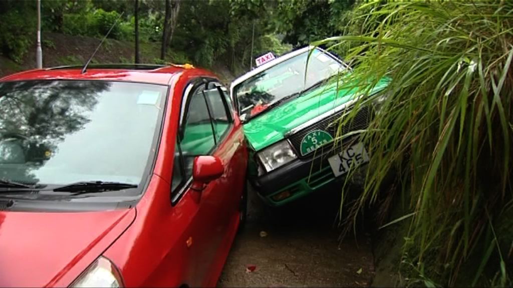 大埔九巴疑被偷走　失事撞毀兩車