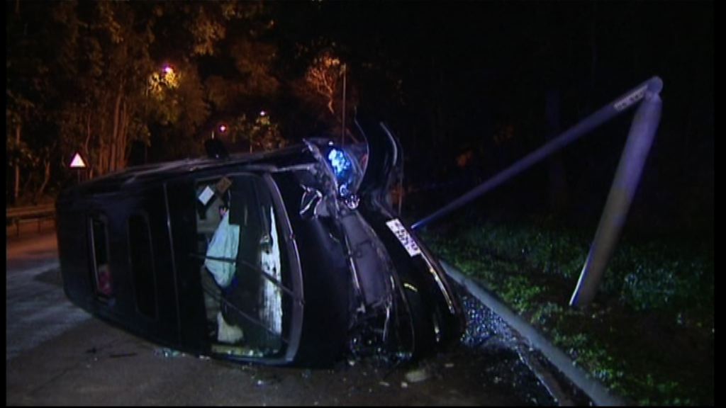 將軍澳交通意外　私家車司機撞車後失蹤