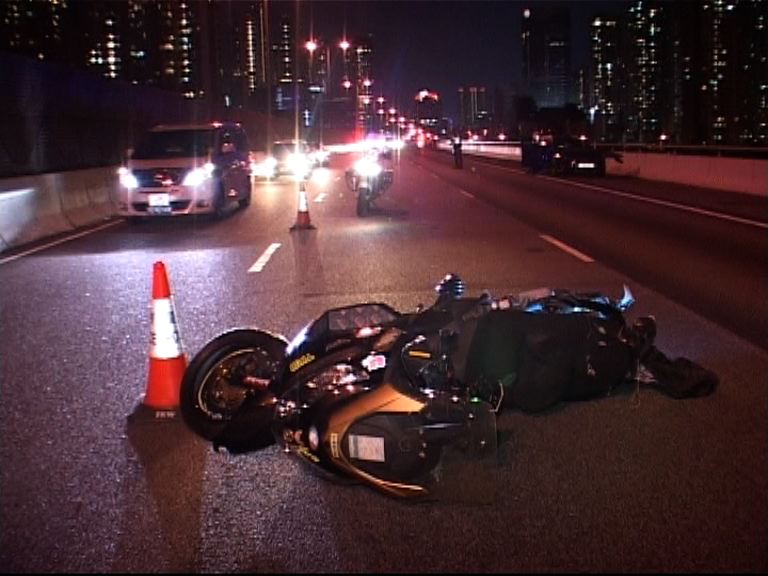 西九龍快速公路車禍四人傷