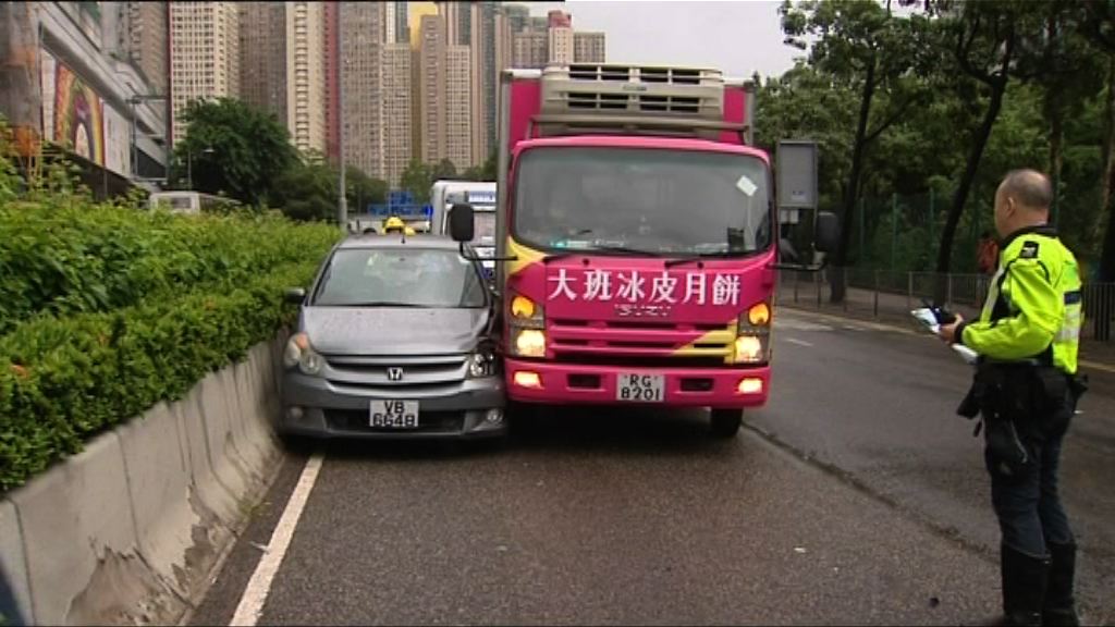 龍翔道兩宗車禍涉五車兩人傷