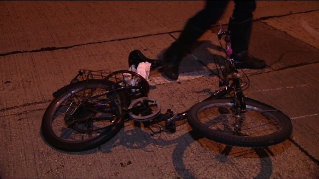 黃大仙的士與單車相撞一人傷