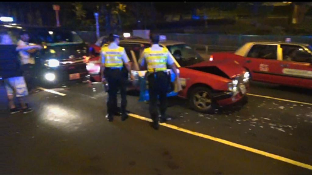 油麻地客貨車撼兩的士釀一傷