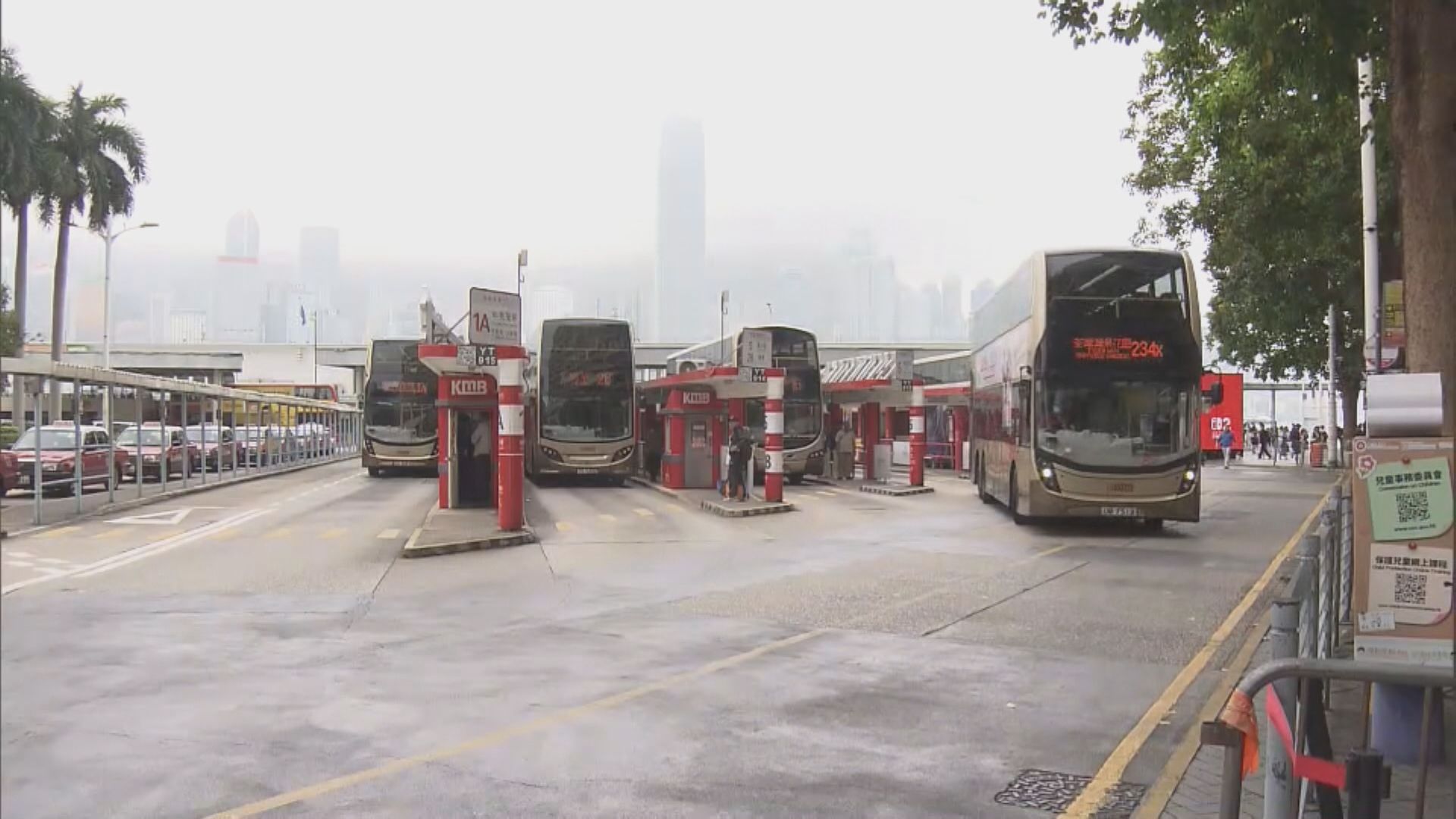 九巴嶼巴專營權明年屆滿　運輸署定期檢視其服務水平