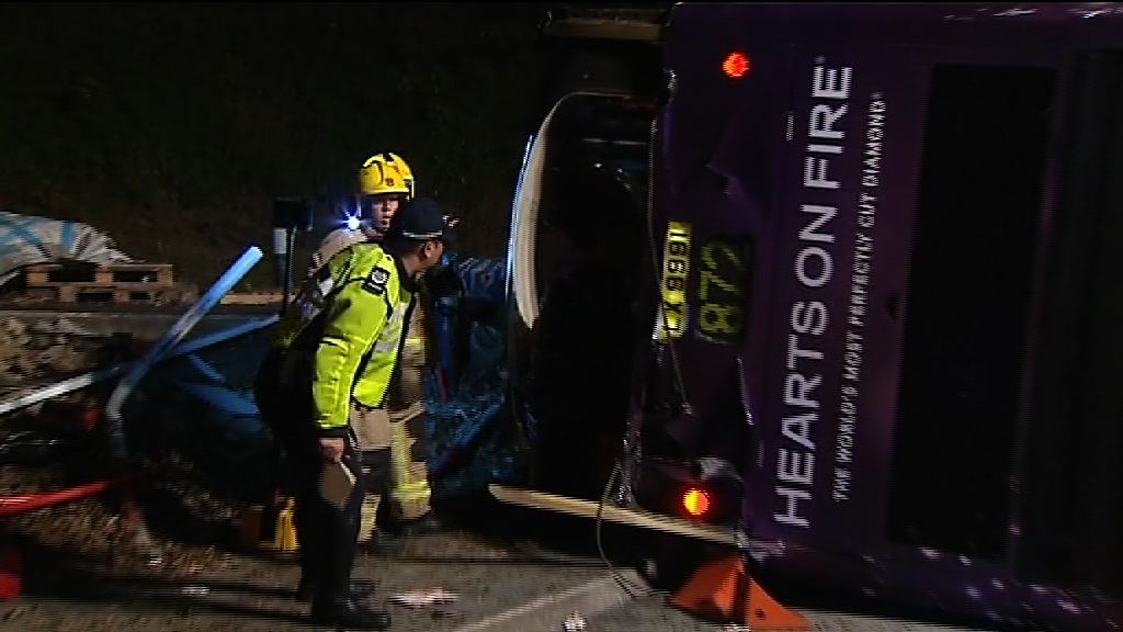 大埔公路巴士翻側最少十三人死