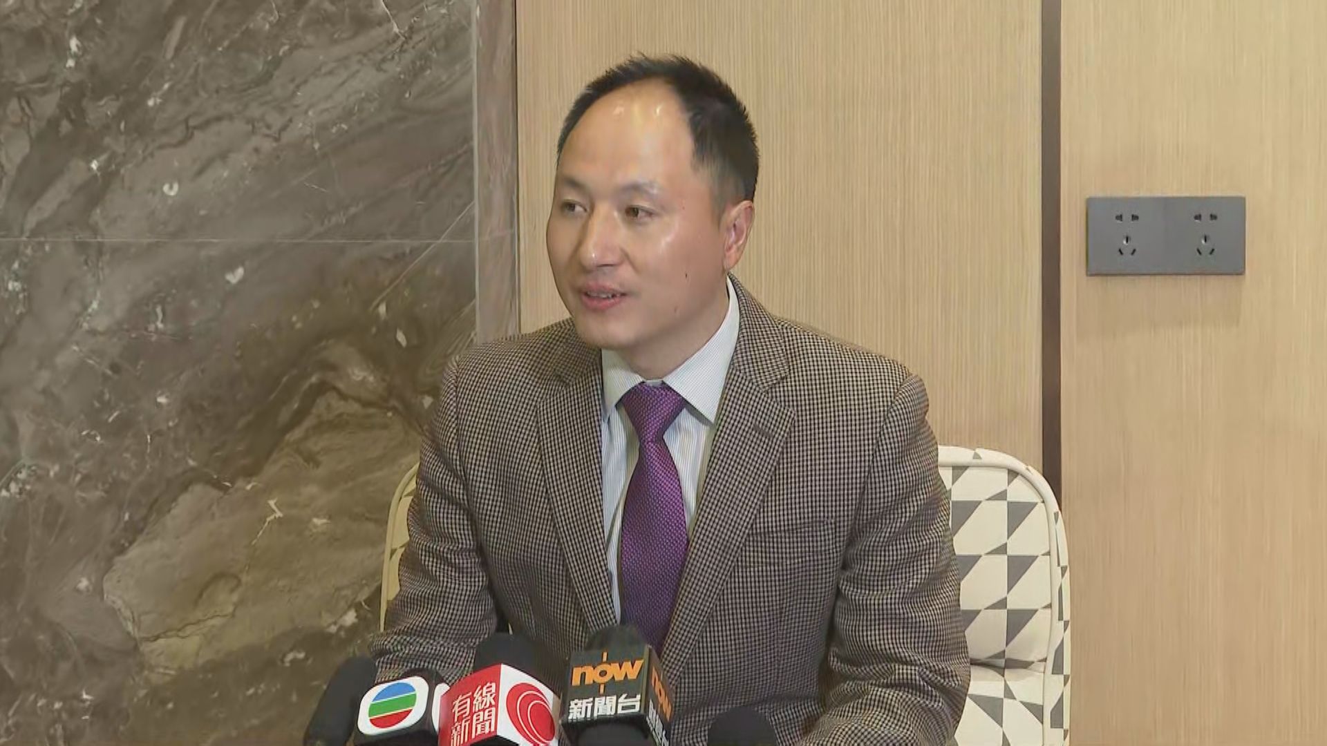 去年出獄賀建奎稱獲批「高才通」　孫玉菡承認毋須申報犯罪紀錄