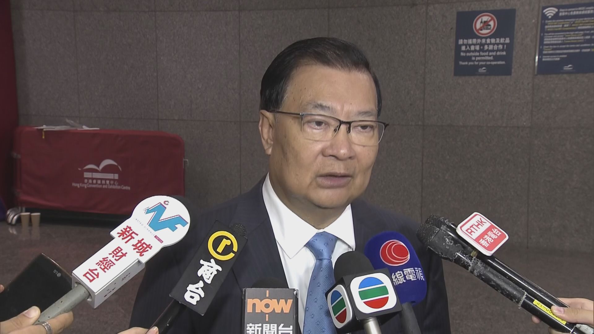 譚耀宗：正研究回鄉證升格為身份證明文件