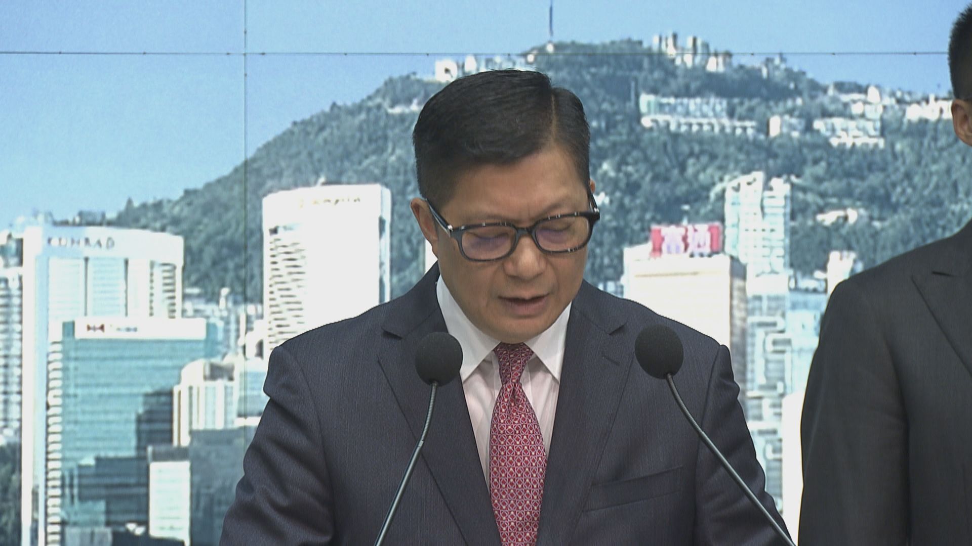 周日國慶煙花匯演 保安局籲到場觀賞市民聽從警員指示