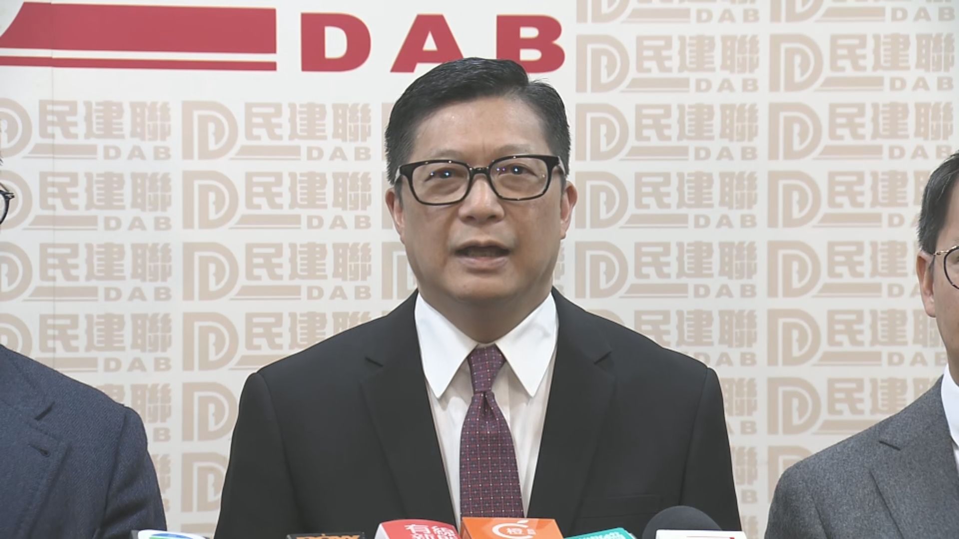 【23條立法】鄧炳強點名斥彭定康抹黑23條立法 又指許智峯暗指有追溯力屬誤導