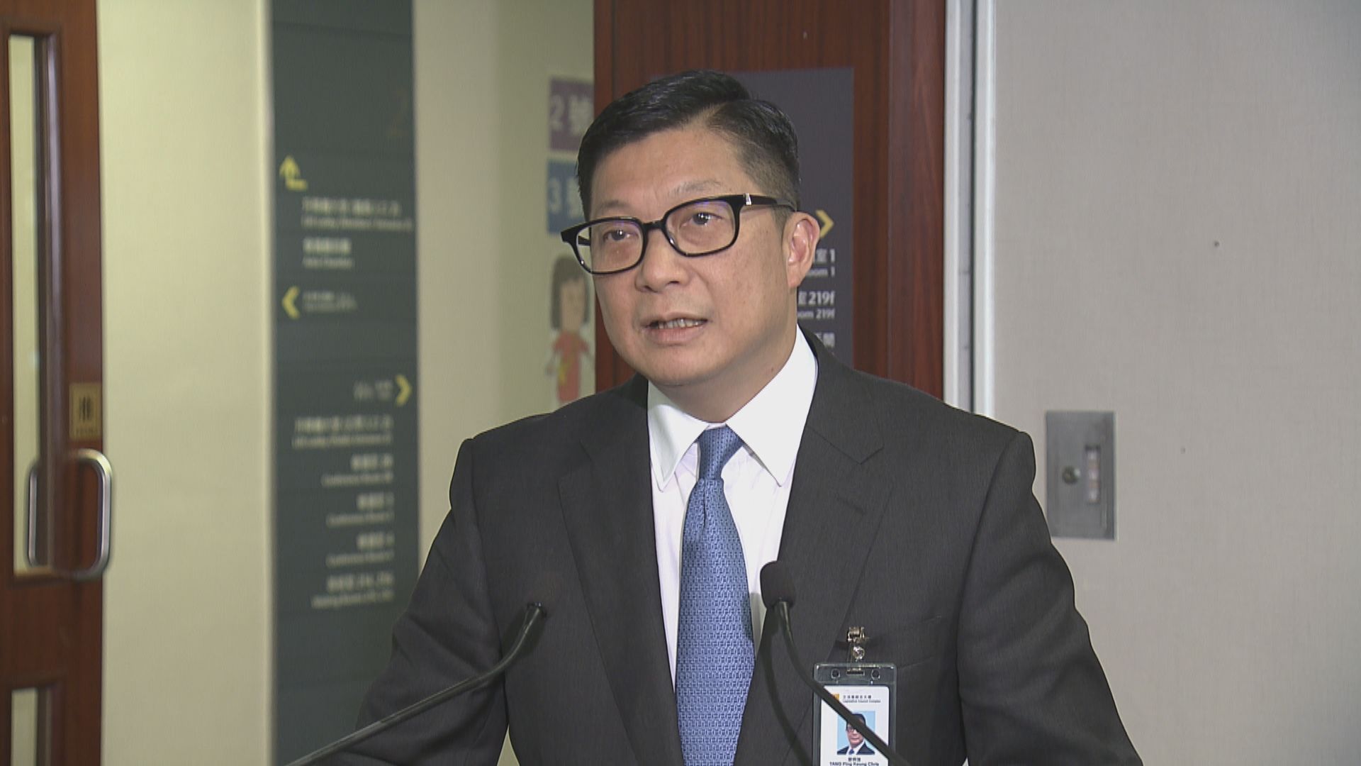 鄧炳強斥羅冠聰現代漢奸食「人肉饅頭」 促回港自首