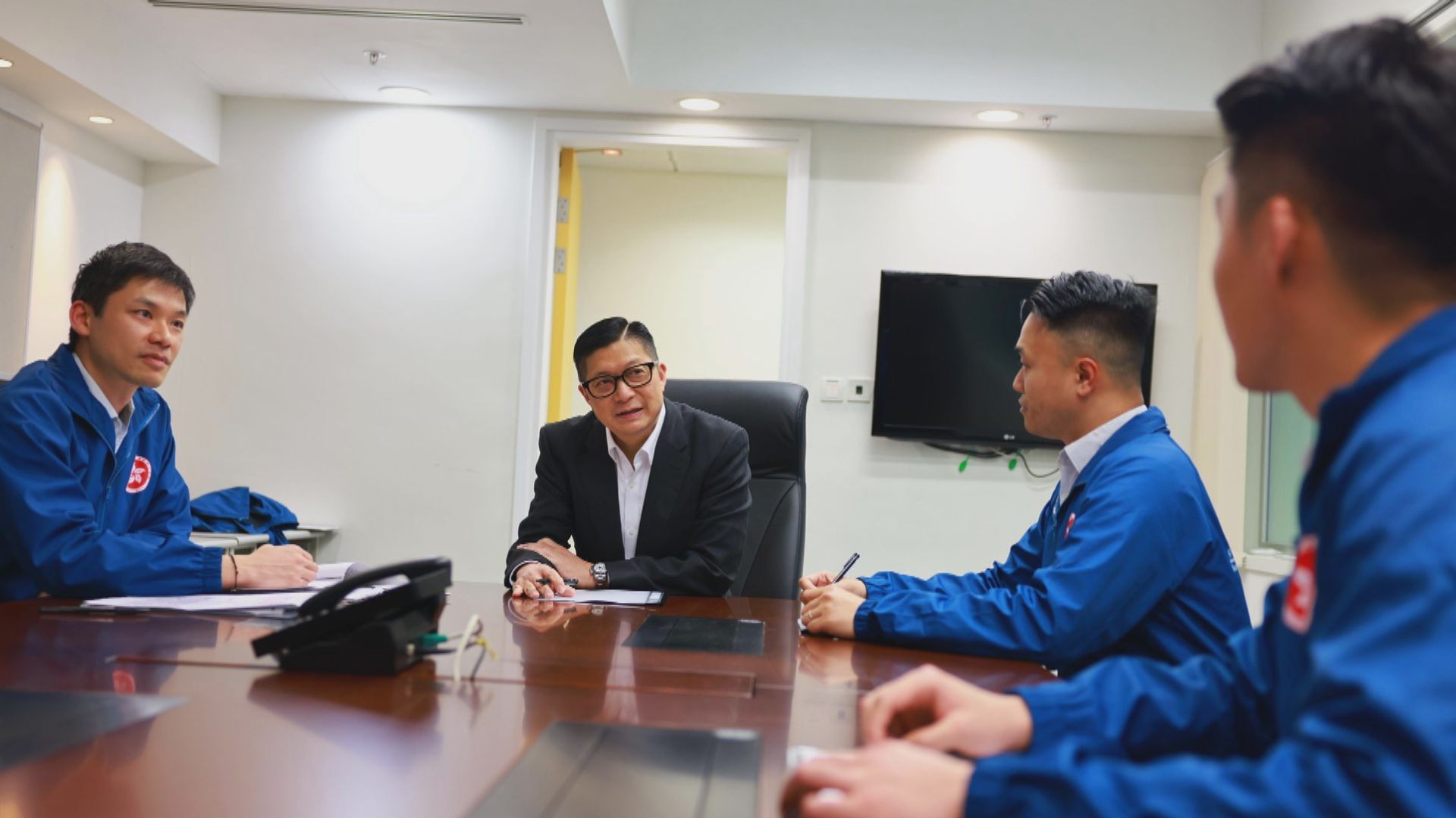 鄧炳強：政府跨部門就位迎接端午假期人流高峰