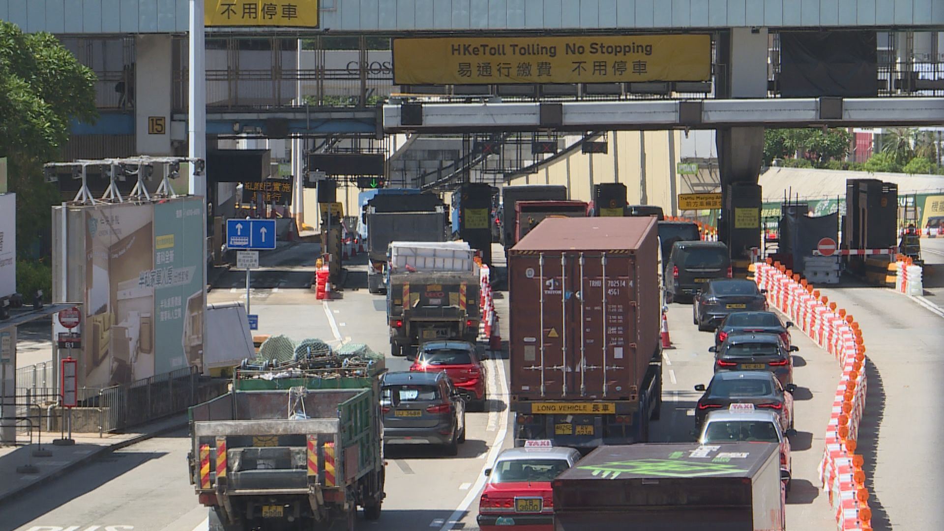 網約車與的士過海收費收窄 的士業促政府嚴打