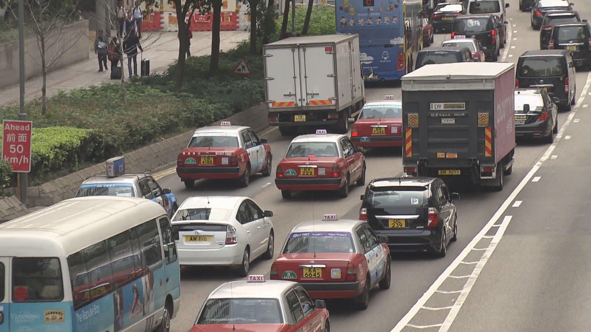 7月14日起全港的士起錶加2元 司機憂生意更差