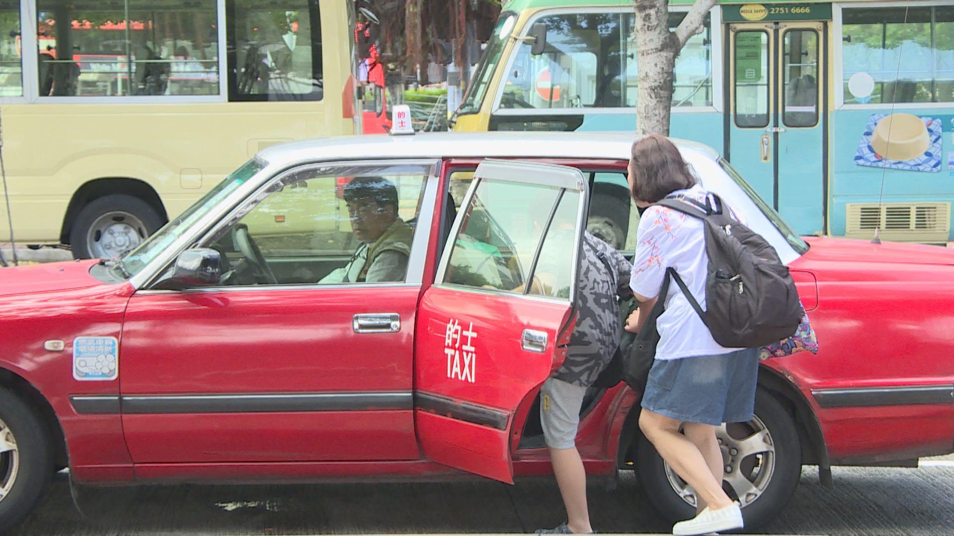 7月14日起全港的士起錶加2元 司機憂生意更差