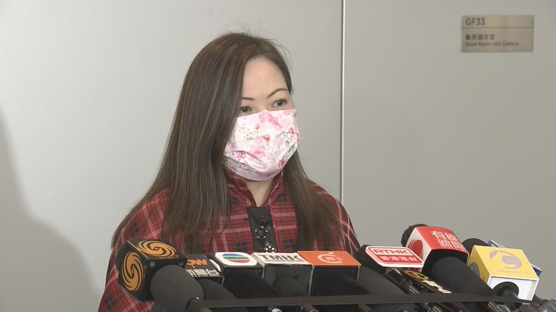 約5千輛的士未領車輛貼　運輸署料兩個月內能完成申請