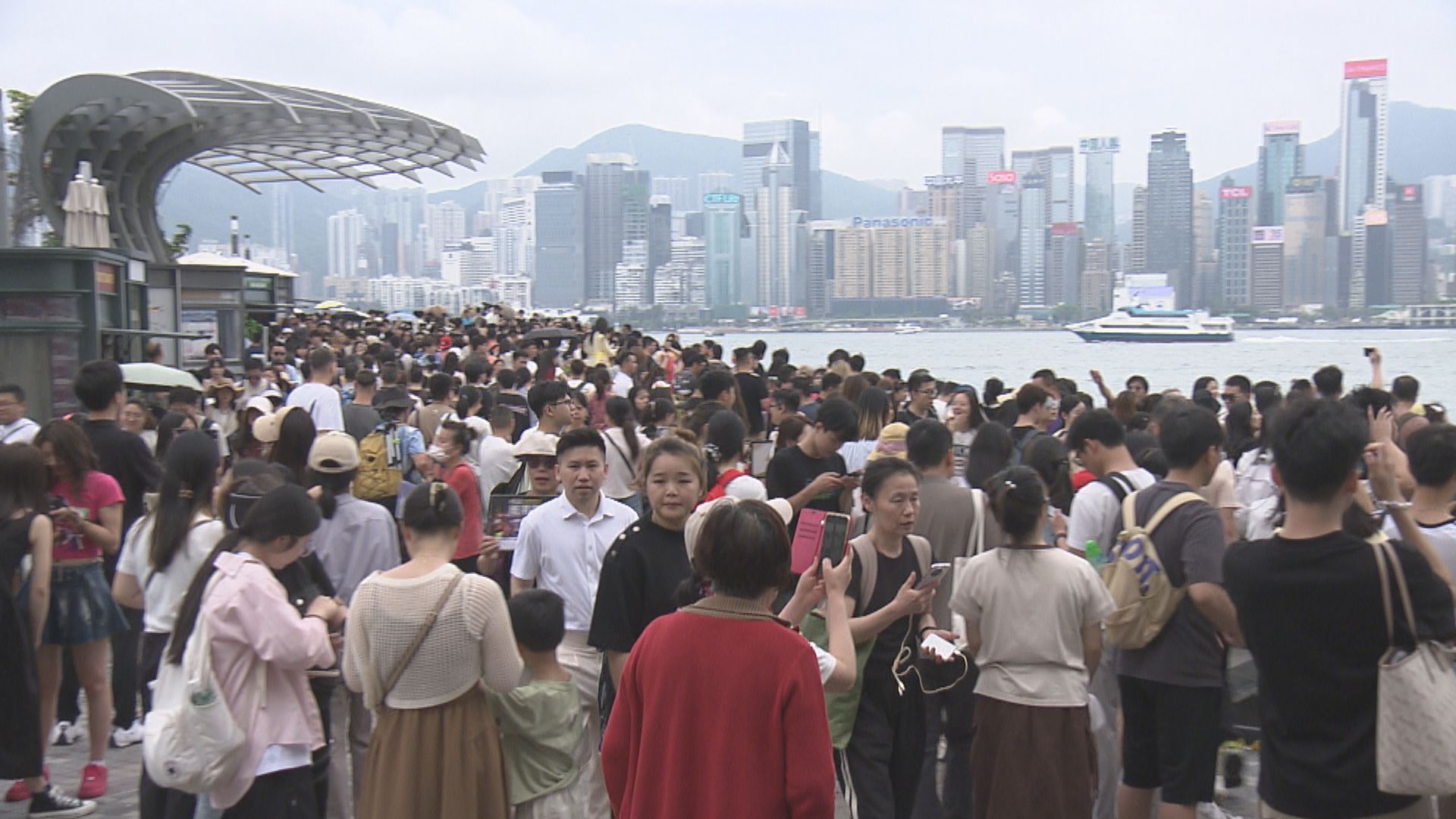 八月訪港旅客錄546萬人次　創疫情後單月新高