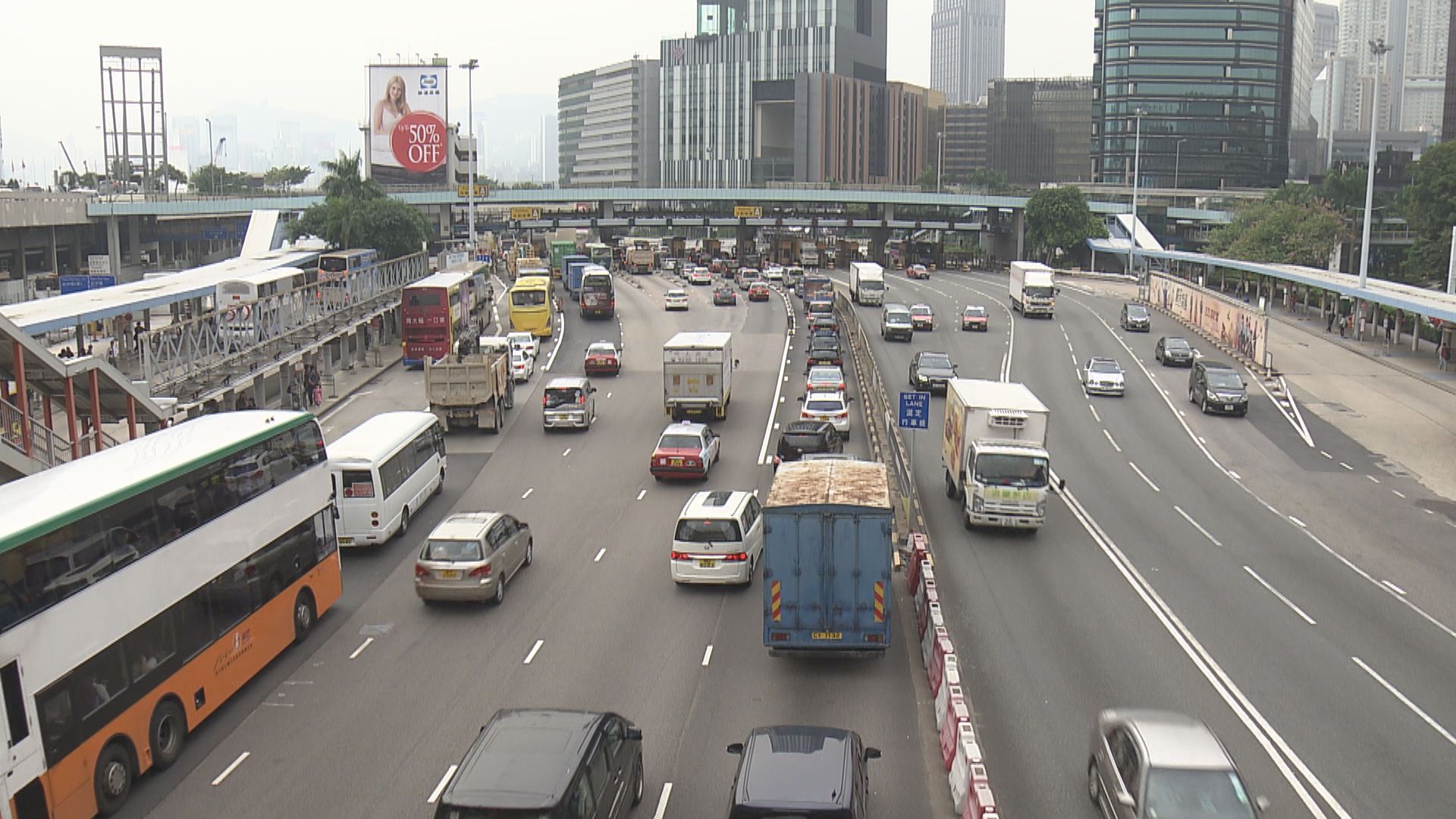 紅隧周日實施易通行 運輸署：不寄望立即變暢通