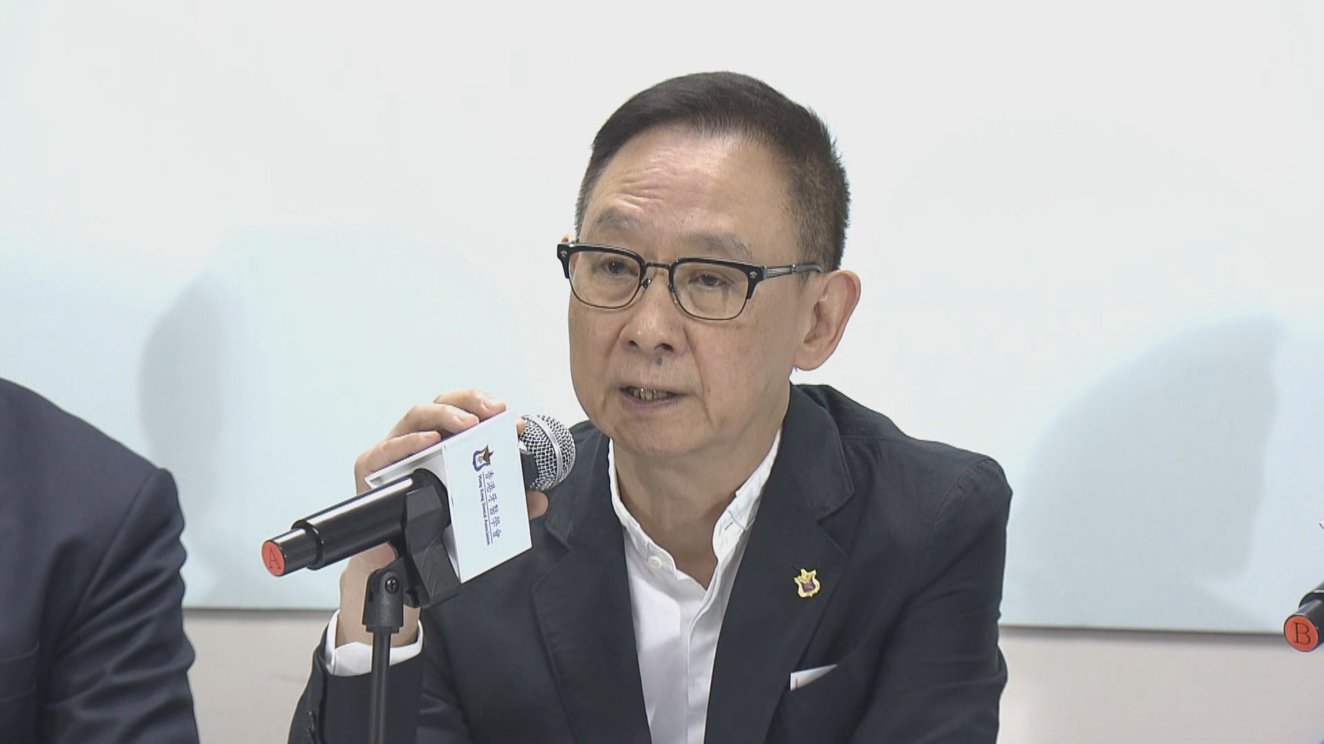 陳超余：公營牙醫人手短缺主要受移民潮影響