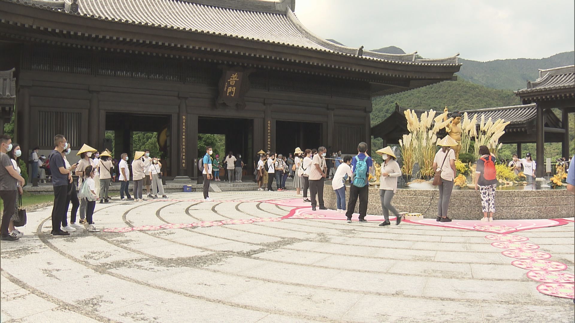 慈山寺設佛誕浴佛法會　五日約6500人入場