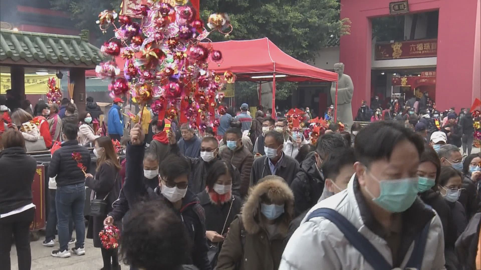 車公廟善信戴上口罩　祈求疫情受控
