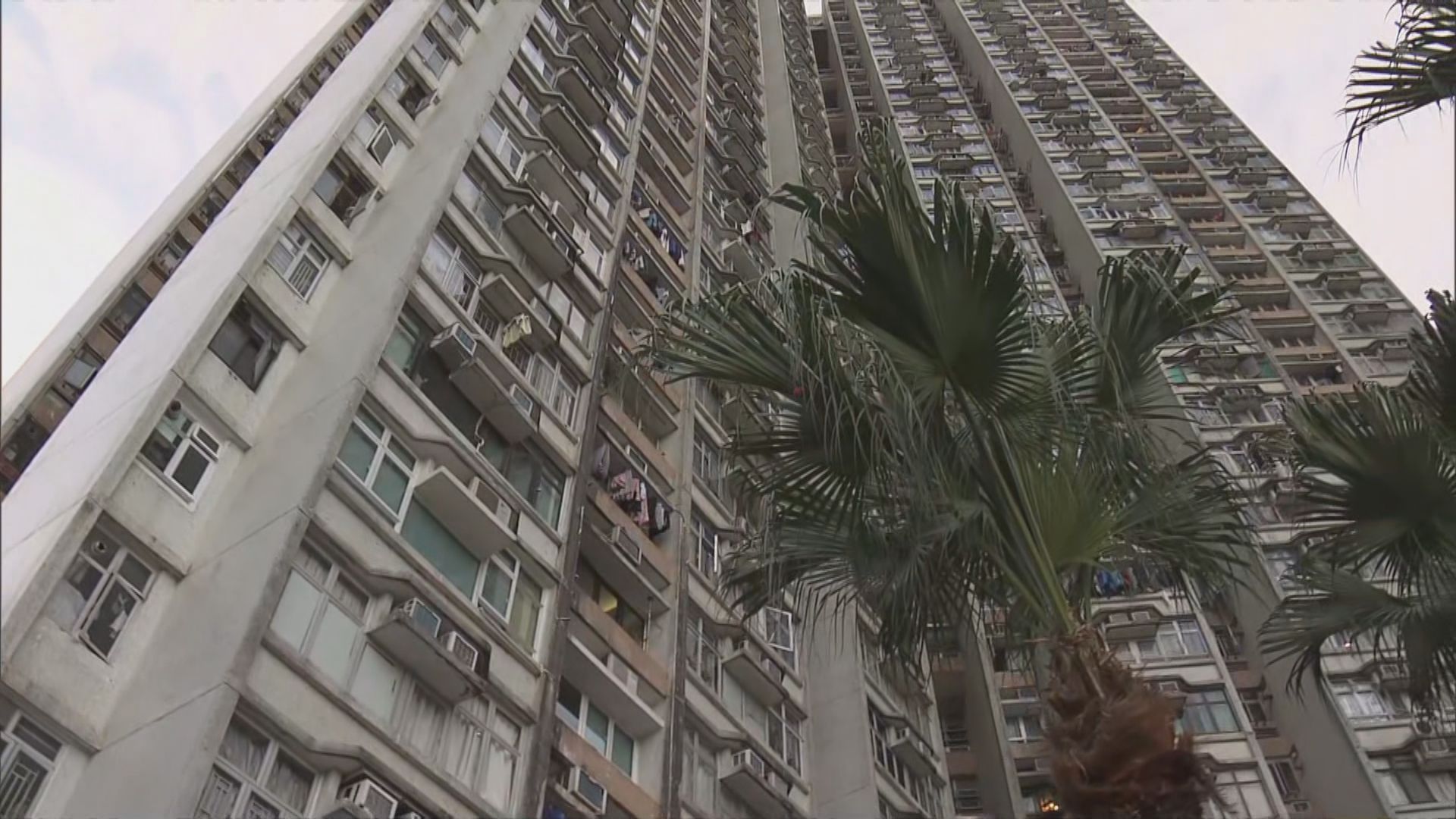 何栢良：應短暫封鎖爆發疫情大廈