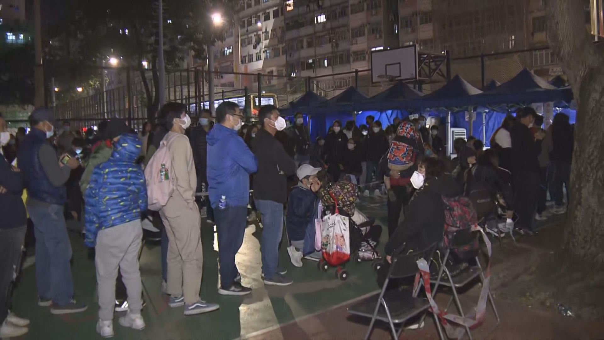 多個檢測站現人龍　政府籲市民按預約時段檢測