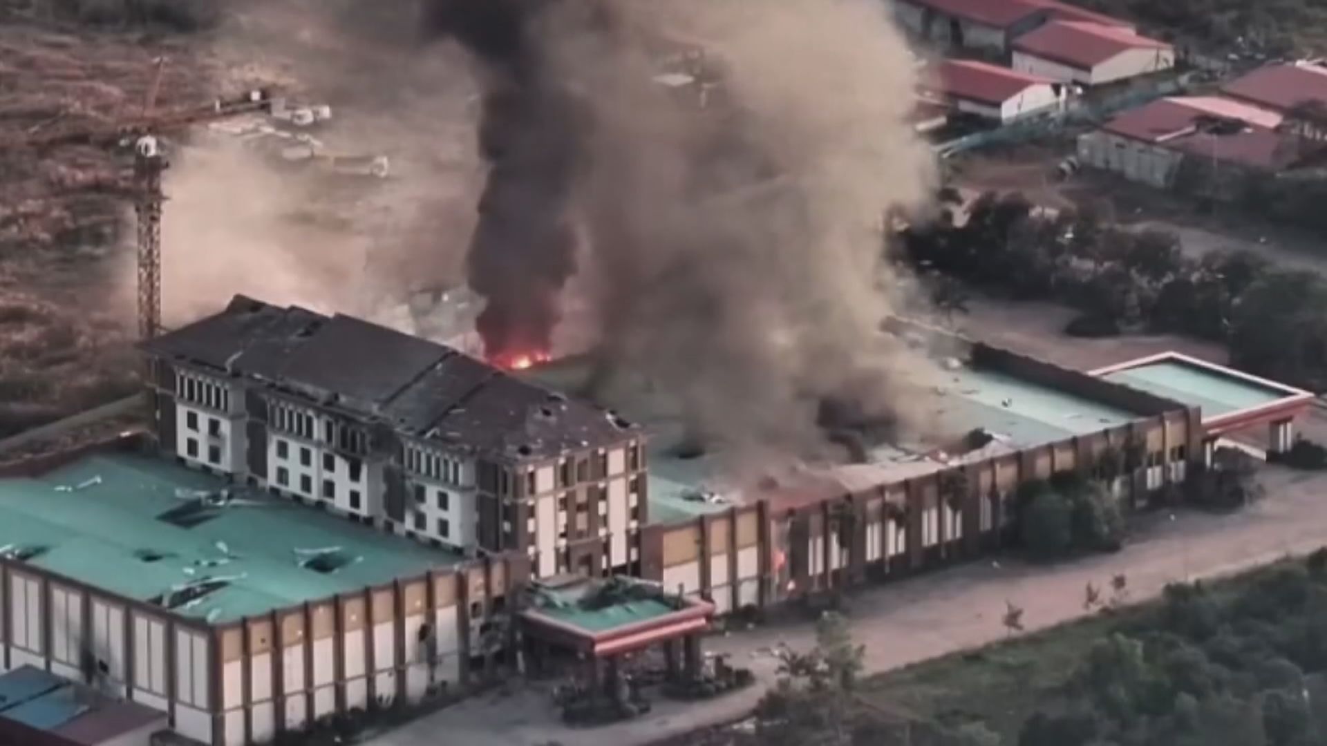 泰柬邊境衝突｜王毅與柬泰外長通電話　冀警惕有人抹黑中國與兩國關係