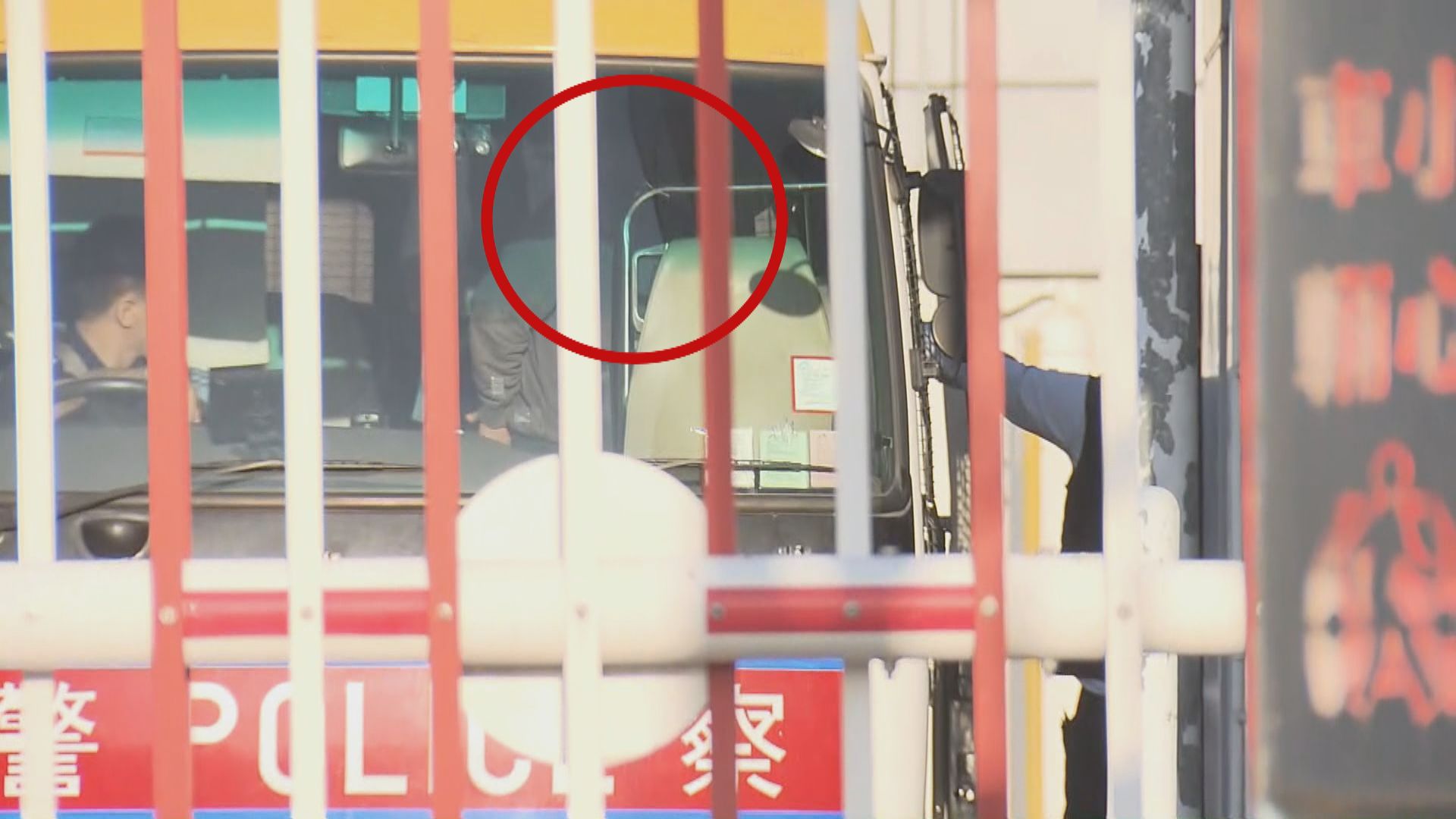 龍蝦灣謀殺案疑犯潛逃37年泰國落網　遞解返港被捕(羅泳思報道)